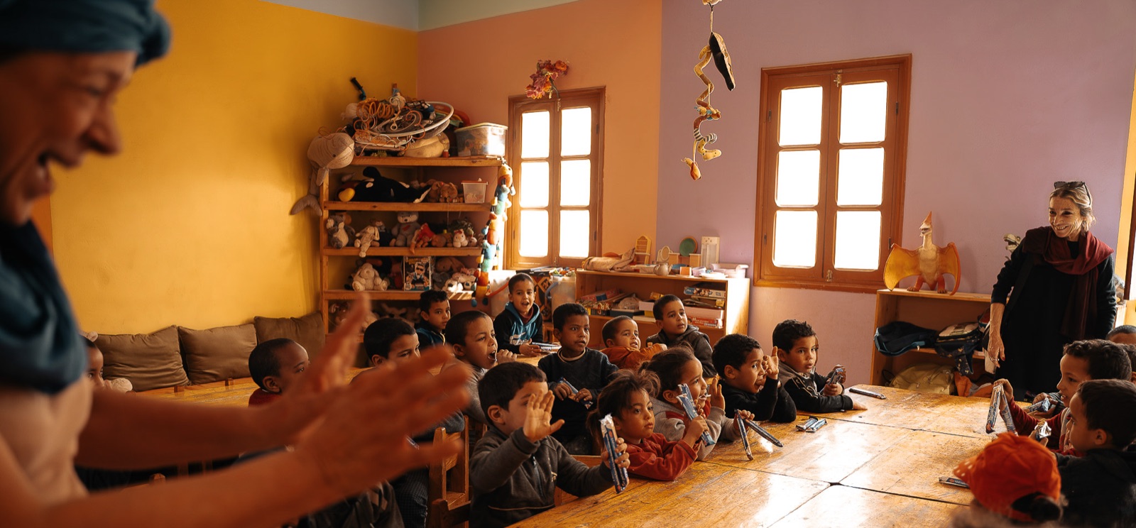 Bambini del villaggio berbero Haroun a scuola
